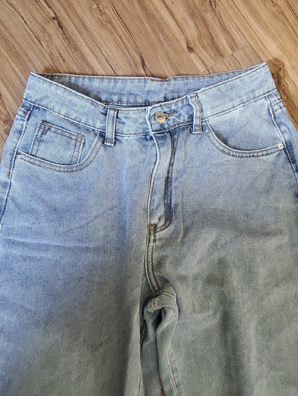 High Rise Jeans - Picture 4 of 4